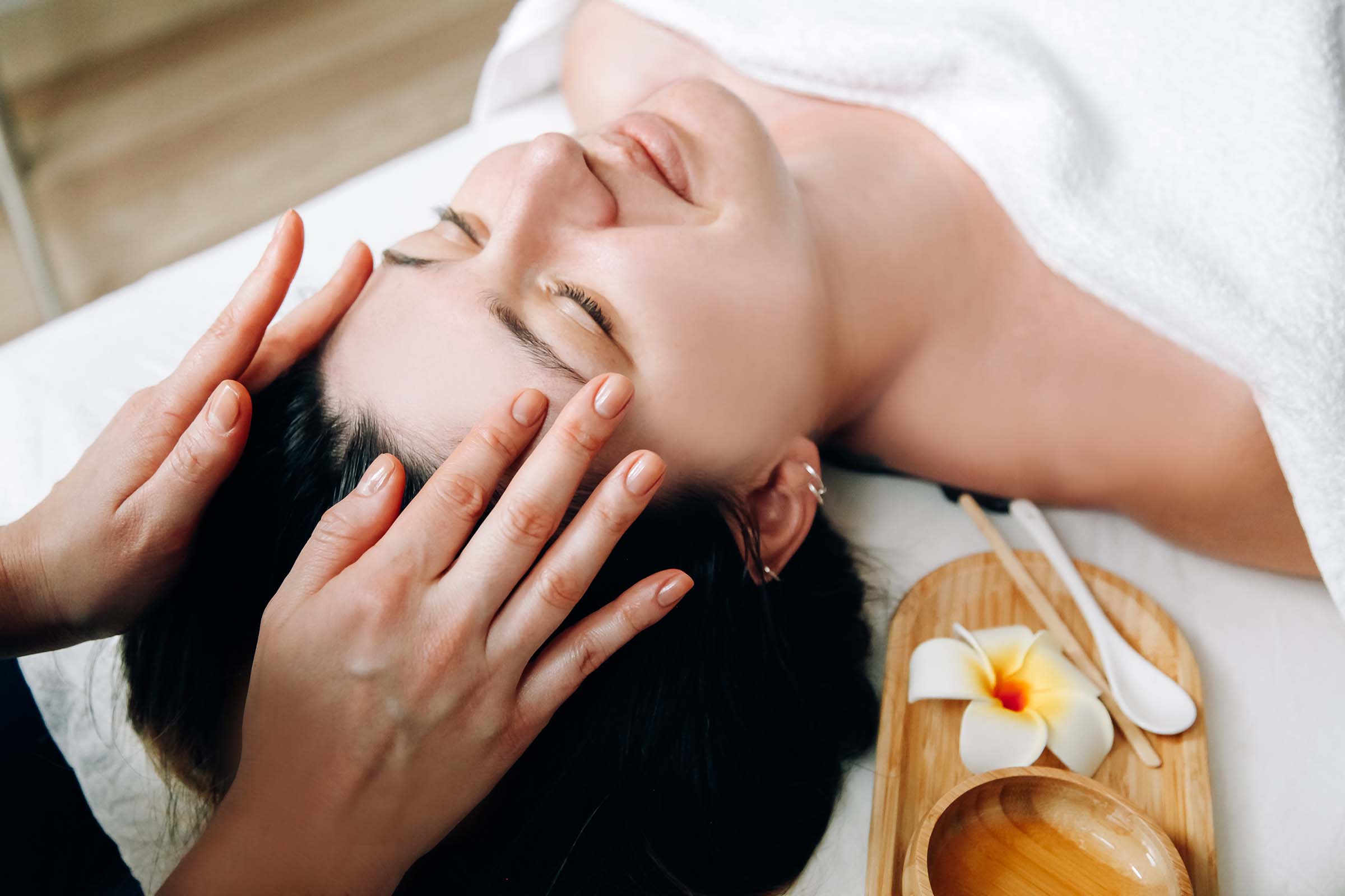 facial massage spa PH3T5MW